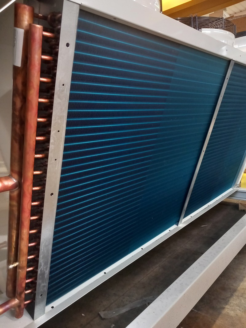 Heat-exchange coil with copper tubes and blue-coated fins